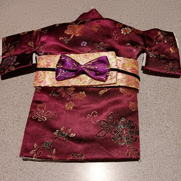 2 bottle covers Japanese dress 1 small (shown on wine-not included)& 1 lg - Picture 4 of 5